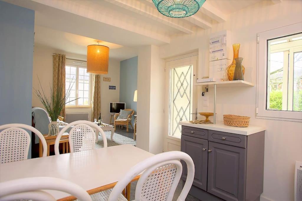 Les beaux châteaux Vouvray Extérieur photo